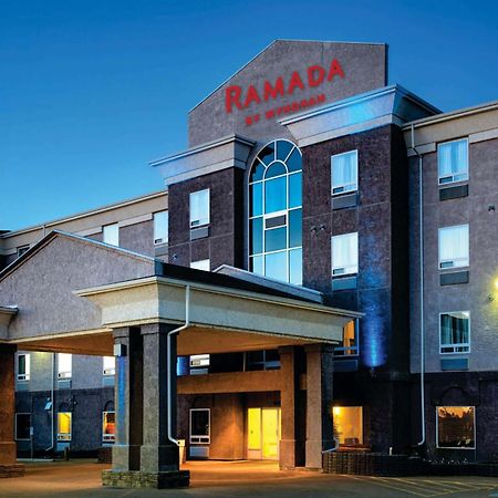 Ramada By Wyndham Prince Albert Buitenkant foto