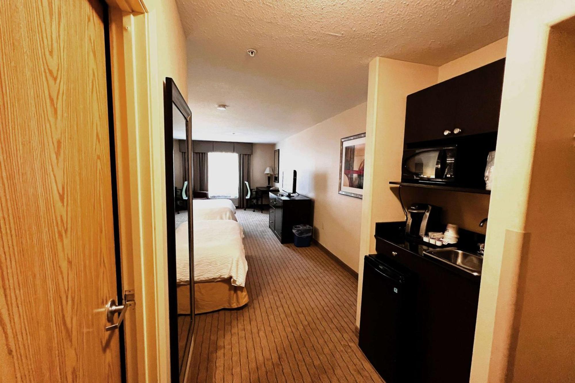 Ramada By Wyndham Prince Albert Buitenkant foto