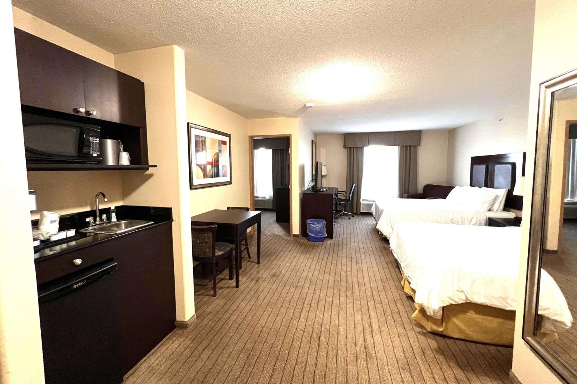 Ramada By Wyndham Prince Albert Buitenkant foto