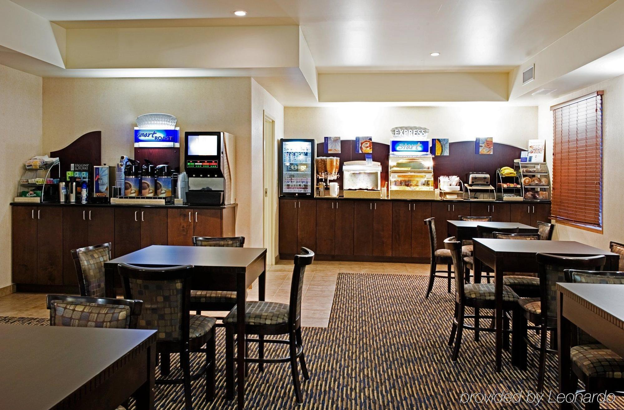 Ramada By Wyndham Prince Albert Buitenkant foto