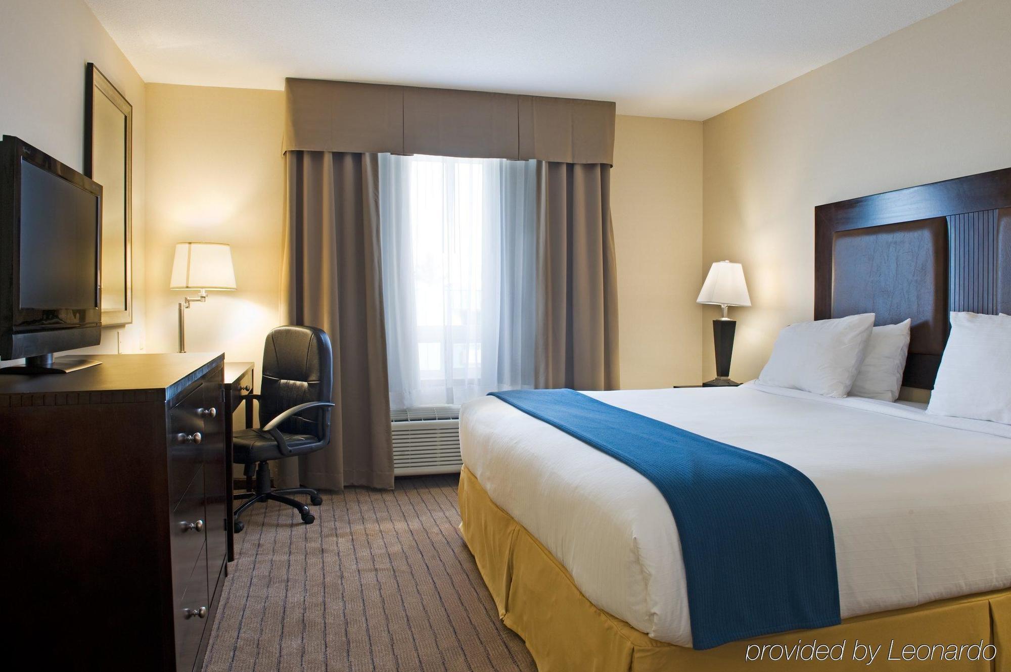 Ramada By Wyndham Prince Albert Buitenkant foto